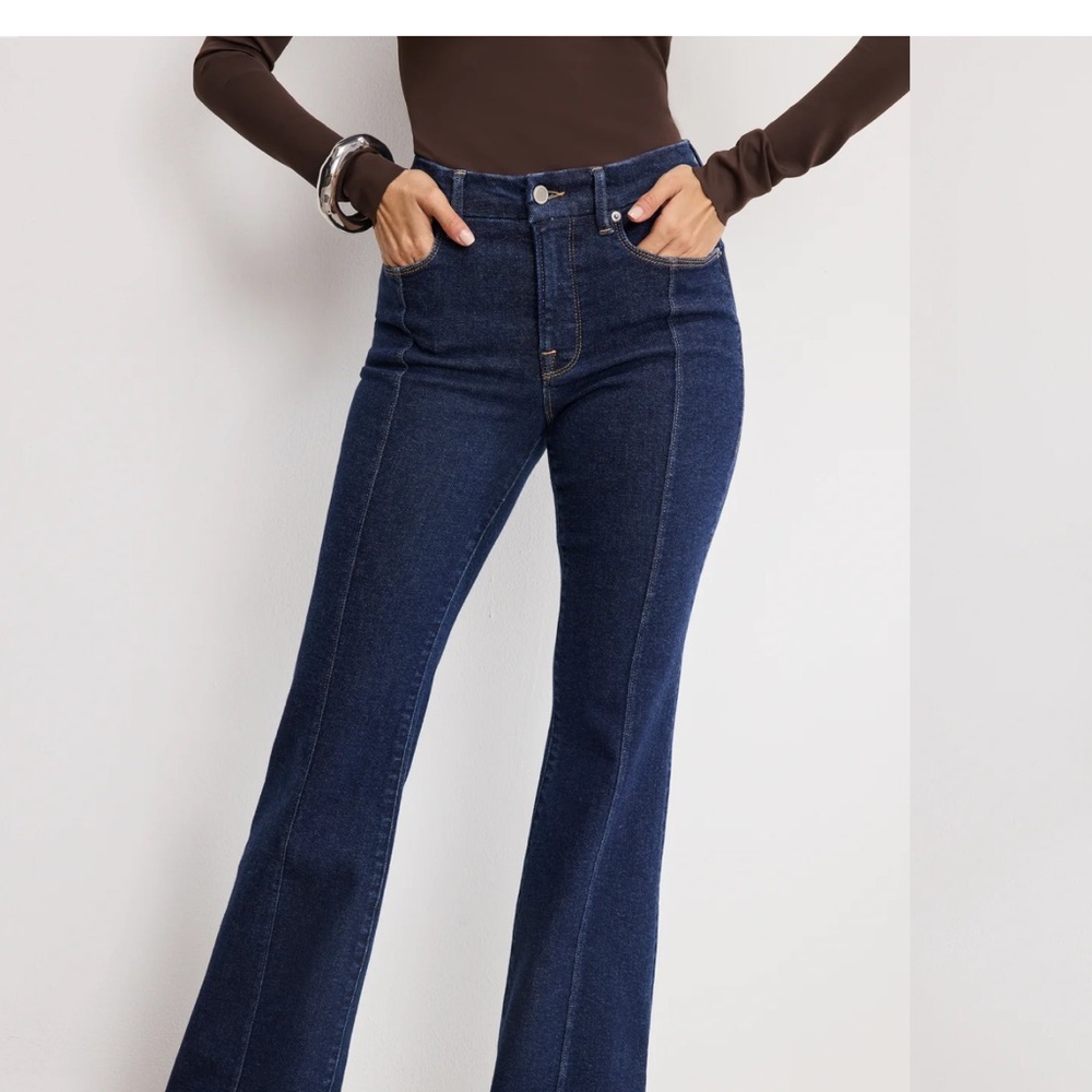 Good American Good Legs Flare jeans (indigo)